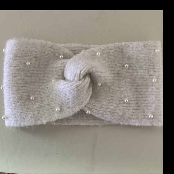 Collection Eighteen women’s winter headband. Beige with white simulated pearls. - Picture 2 of 4